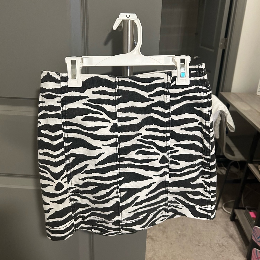 Target Black and White Pleated Pencil Mini Skirt